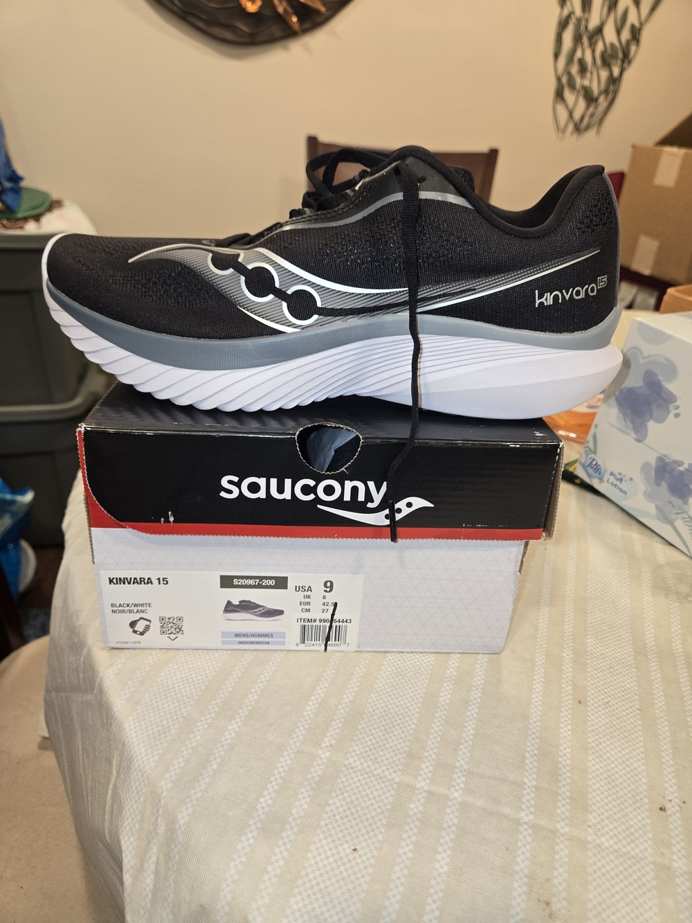 Saucony Kinvara 15 Men’s Running Shoes - Black and White